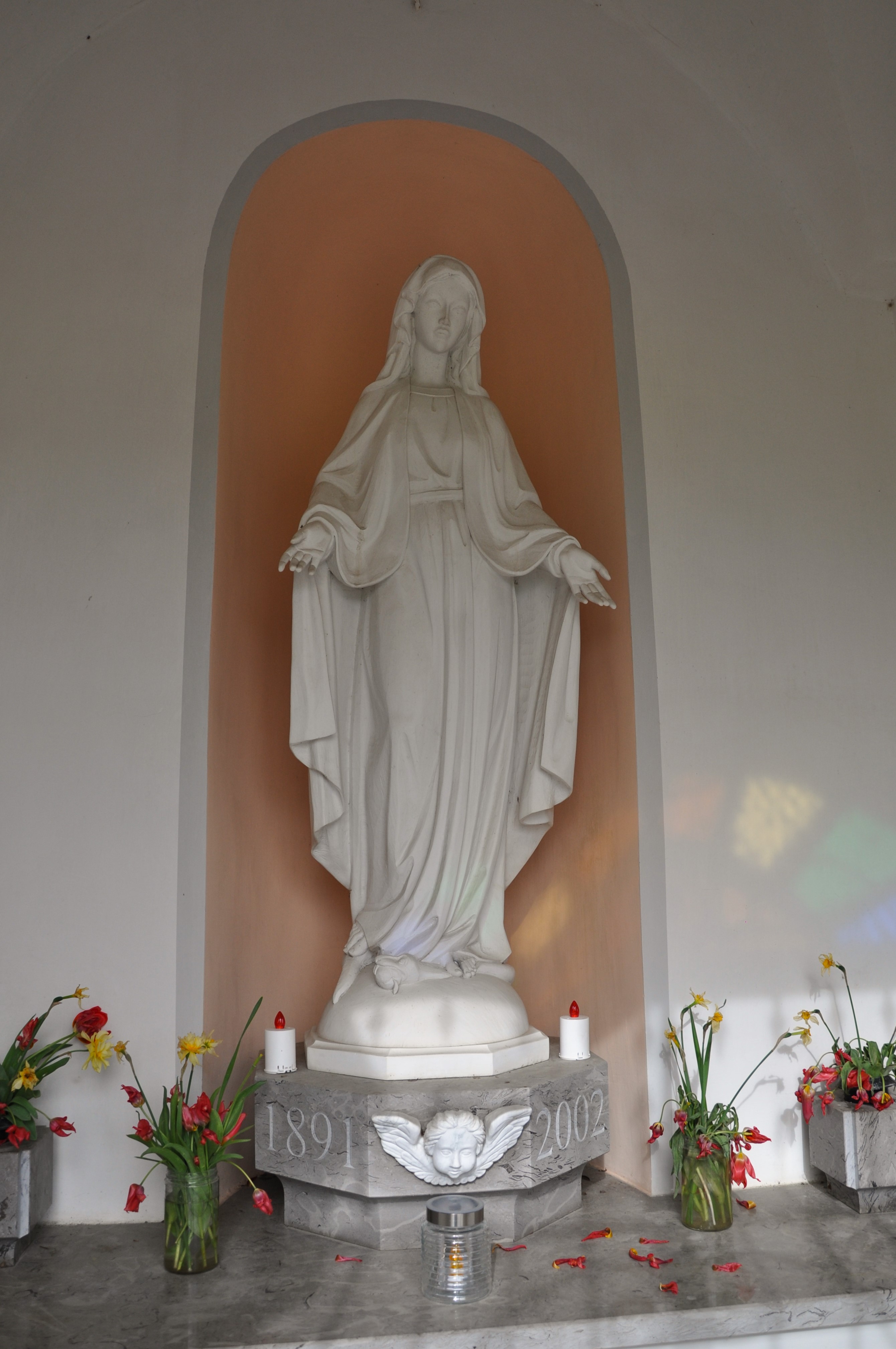 12 - 2 Kip matere Božje v kapelici